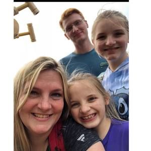 Meet your Posher, Lacy